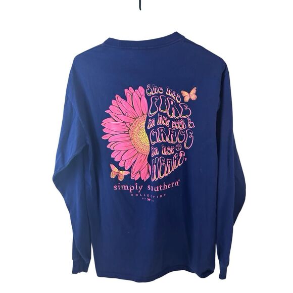 Ss Simply Southern M "She has Fire in her Soul" Live Happy Ls t-shirt - Picture 1 of 9